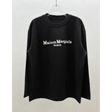 High-quality heavyweight cotton long-sleeve base layer tee - relaxed fit for autumn