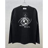 High-quality heavyweight cotton long-sleeve base layer tee - relaxed fit for autumn